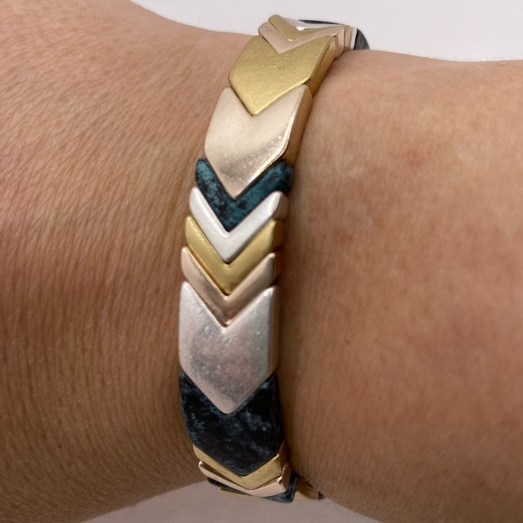 Metallic Chevron Stretch Bracelet - Picture 2 of 2